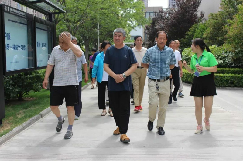 吸引中老年团体专程来报到?好视力为你一键解锁透明工厂的秘密